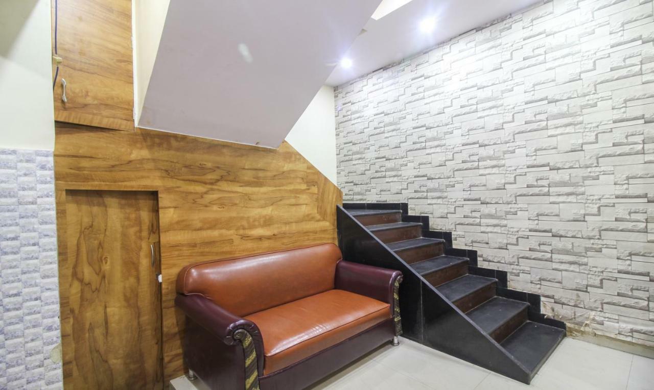 מומביי Tiba Hotel מראה חיצוני תמונה