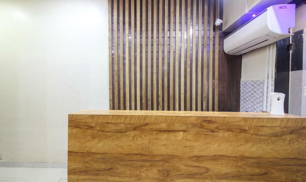 מומביי Tiba Hotel מראה חיצוני תמונה