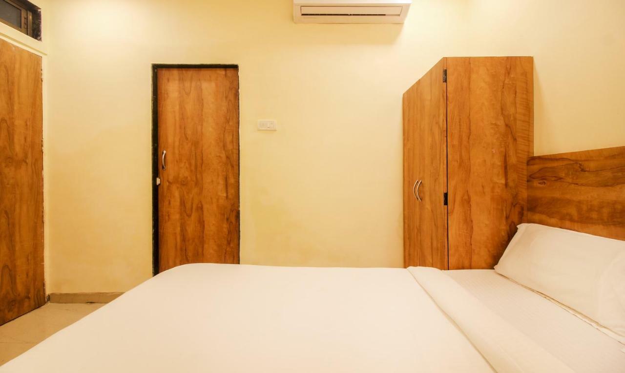 מומביי Tiba Hotel מראה חיצוני תמונה
