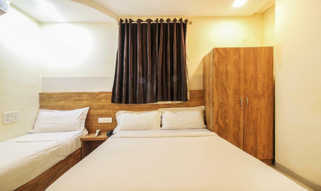 מומביי Tiba Hotel מראה חיצוני תמונה