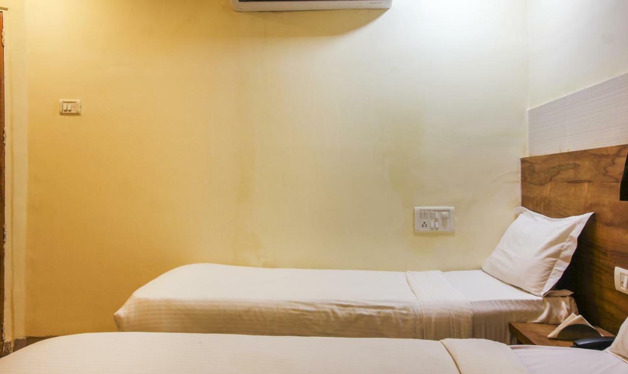 מומביי Tiba Hotel מראה חיצוני תמונה