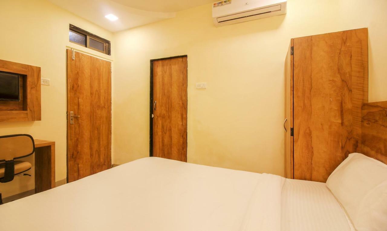 מומביי Tiba Hotel מראה חיצוני תמונה